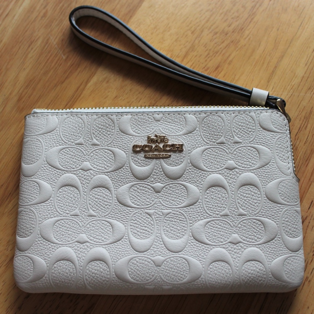 COACH Signature Leather Corner Zip Wristlet NWT